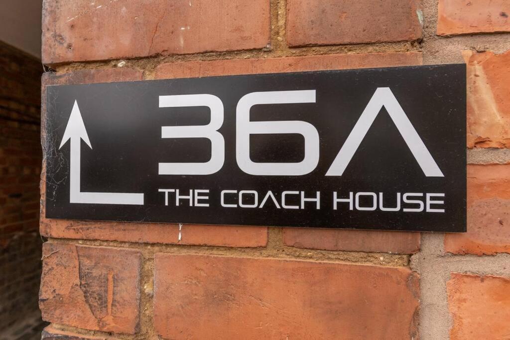 Rugby Coach House, Central Location, 5 Star Rating Exterior photo