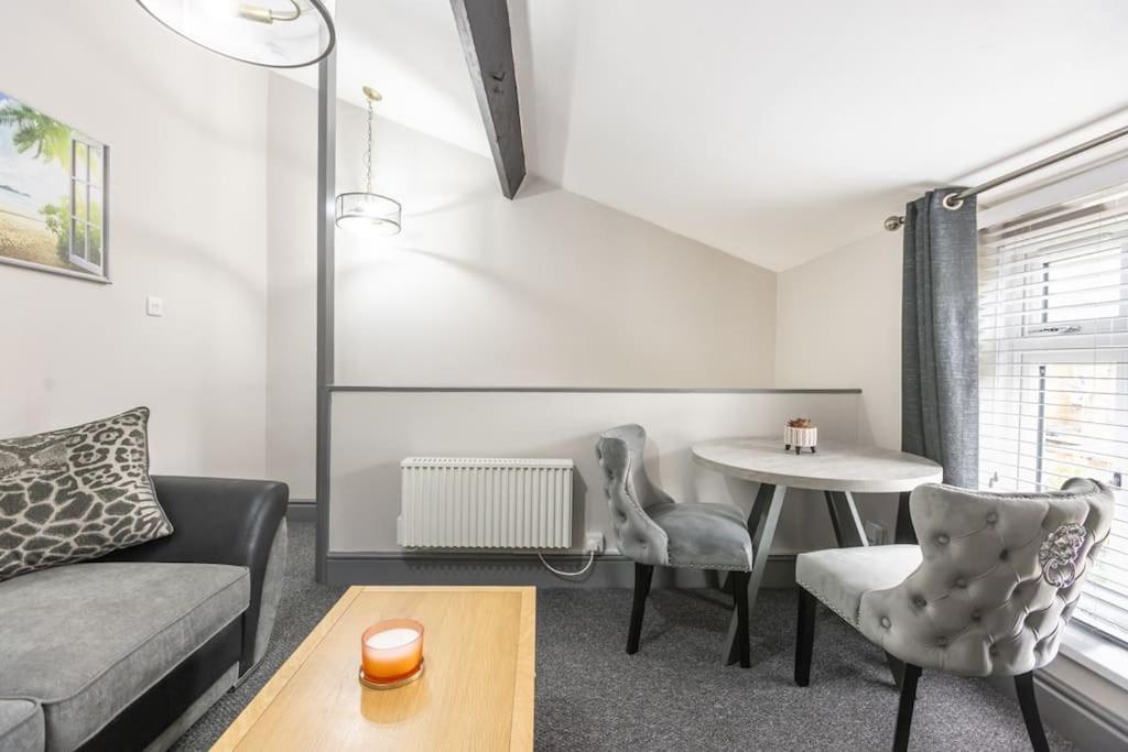 Rugby Coach House, Central Location, 5 Star Rating Exterior photo